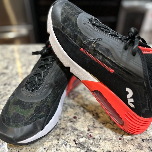 Nike Men's Air Max 2090 SP, "Infrared Duck Camo", size 11 - Picture 5 of 15